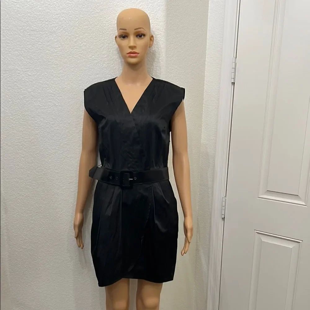 Charlotte Russe Black Mini Dress Sz Large VNeck Sleeveless Pockets Belted Silky
